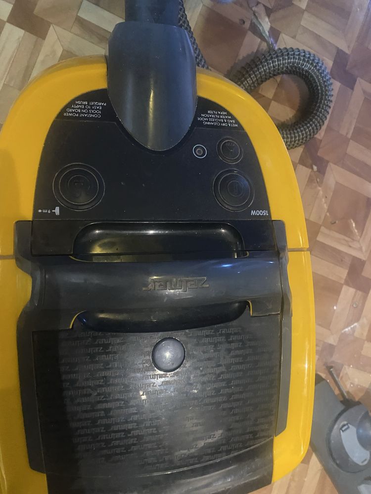 Срочно продам пылесос