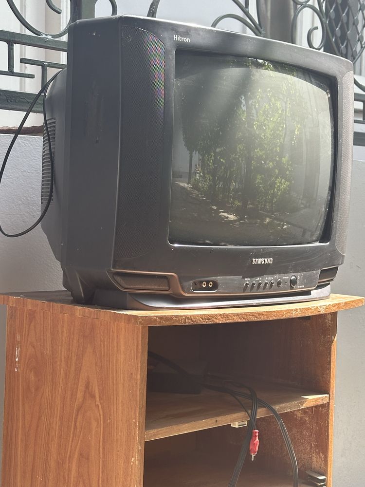 Samsung televizor, podstavka, tuneri bn sotiladi