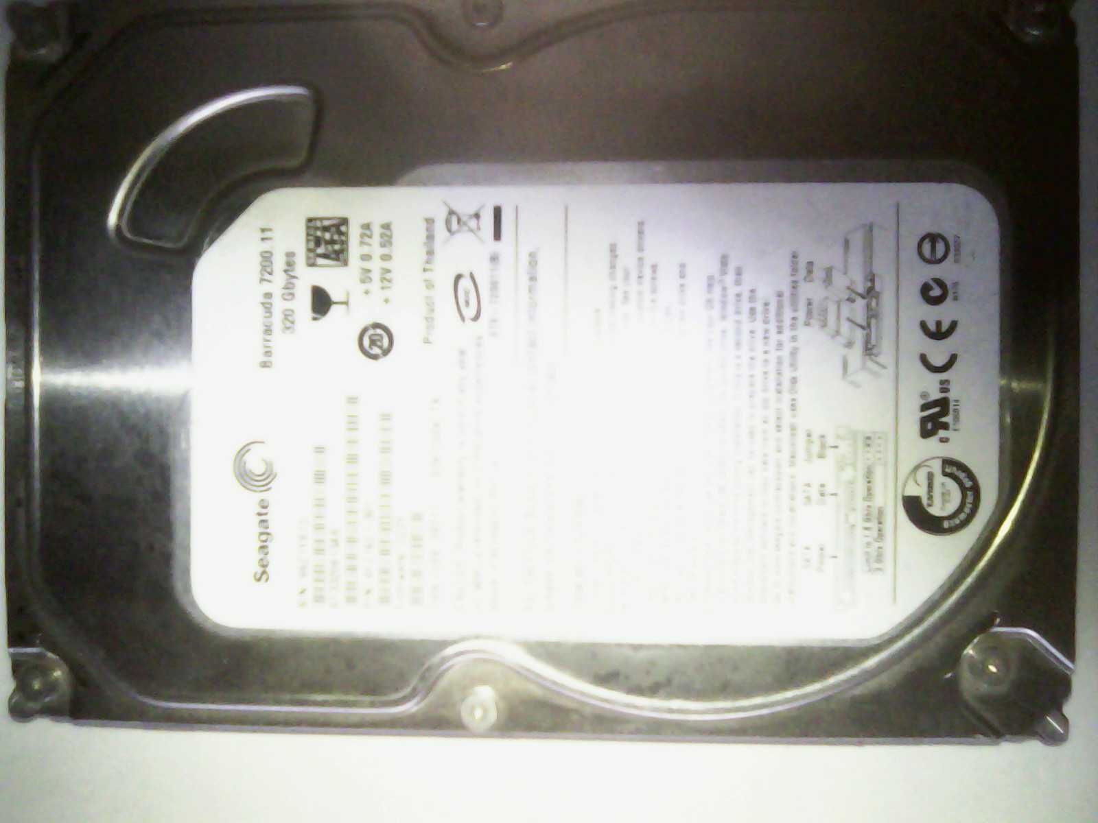 Продам Дисковод  Teac FD-05HG-8785 F и два HDD диска на 250Gb и 320Gb.