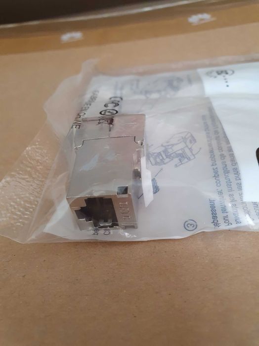 Cupla modulara Rj 45 Cat 6 a Gigamedia si  NGC Franta