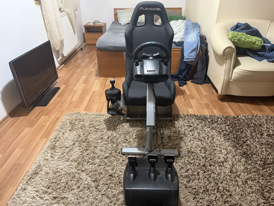 Volan cu scaun logitech g29