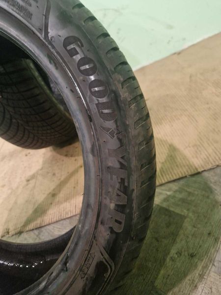 2 Goodyear 17 225/45/ 
всесезонни гуми 
DOT0121