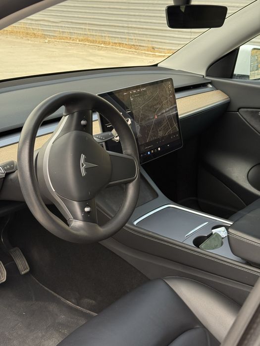 Tesla Model Y 2021 Dual motor
