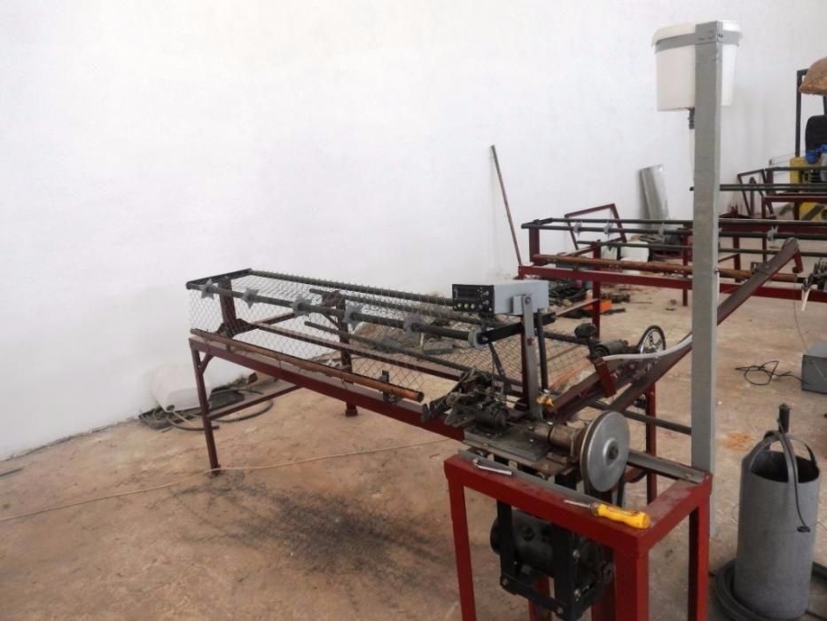Продаем станки автоматы для плетения сетки Рабица