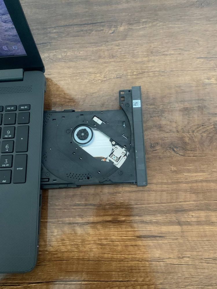 Hp Ryzen 5 | 8 GB Ram | 1 TB HDD + 128 GB SSD Noutbuk