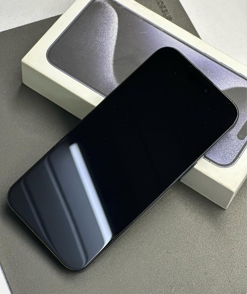 IPhone 15 pro 90%