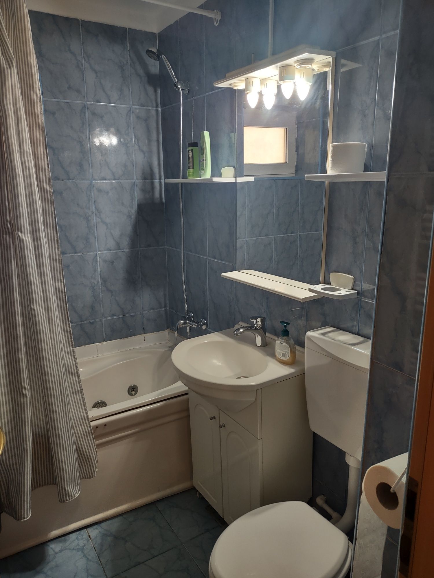 Cazare Apartament 2 camere regim hotelier Tomis Nord Cireșica .Sat