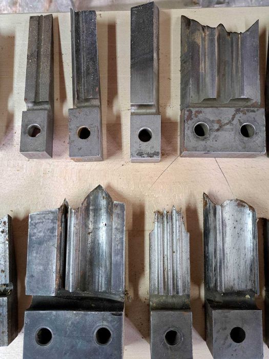 Cutite profilate pentru strung automat de prelucrarea lemnului