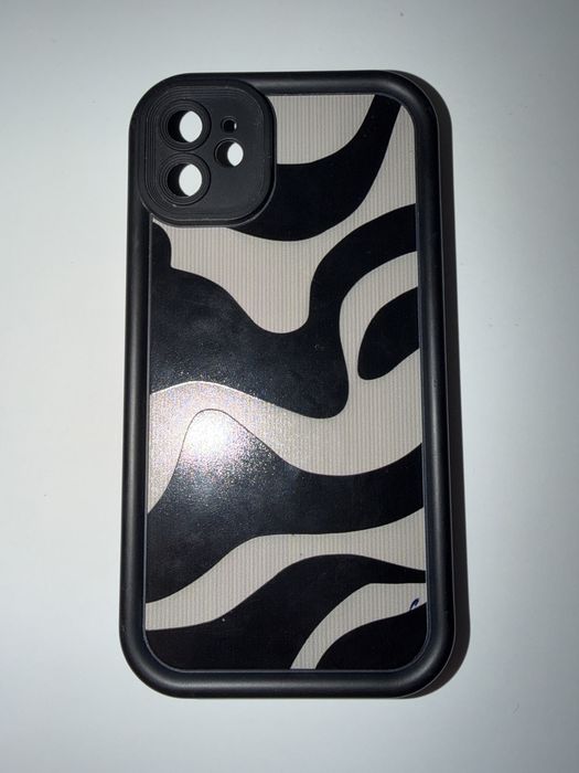 Калъф за iphone 11 чисто нов!