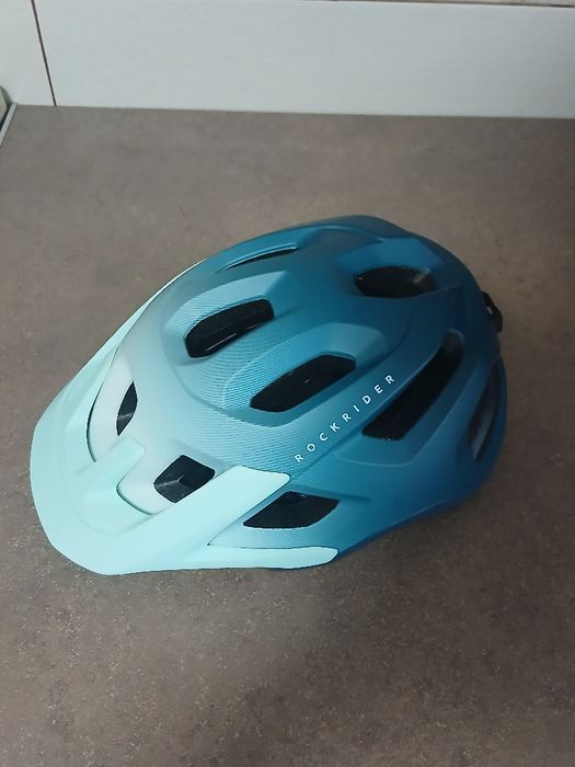 Casca bicicleta rockrider în stare excelenta folosita doar de 2 ori