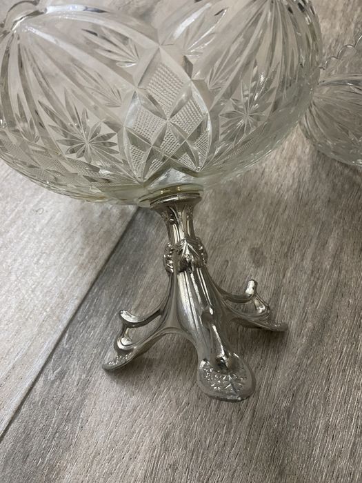 Vând doua fructiere deosebite