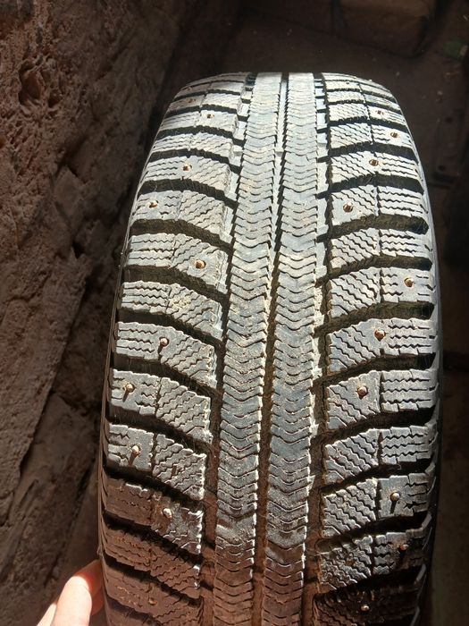 Зимний шины 205/65/R15 ШИПЫ