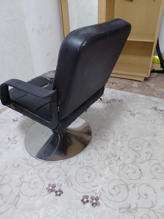 Стул для парекмахерской