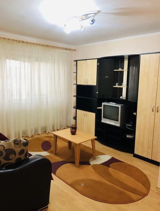 Închiriez apartament cu o camera