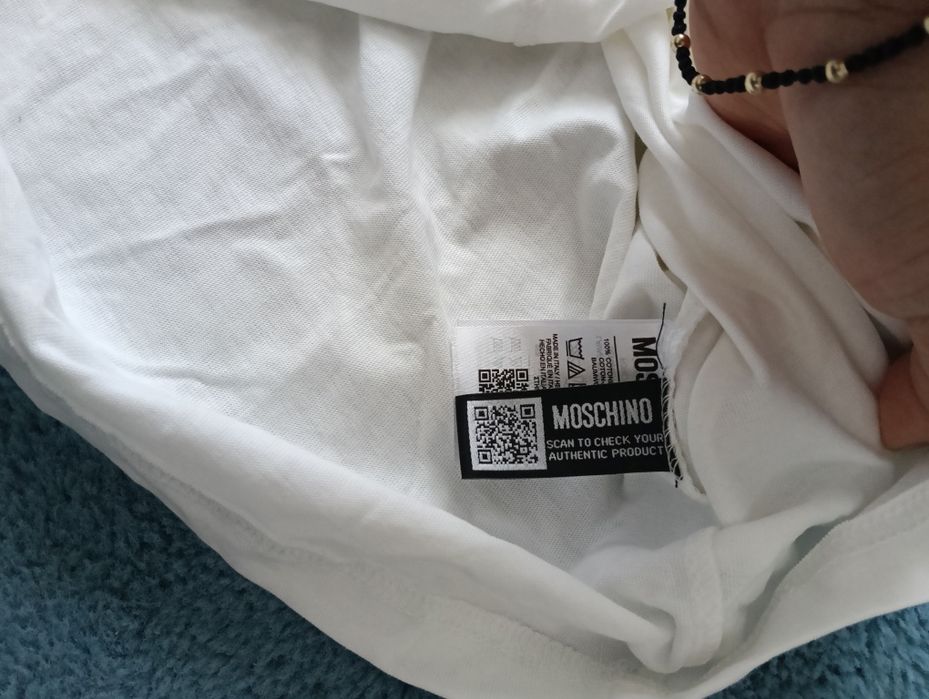 Tricou moschino nou mărimea L