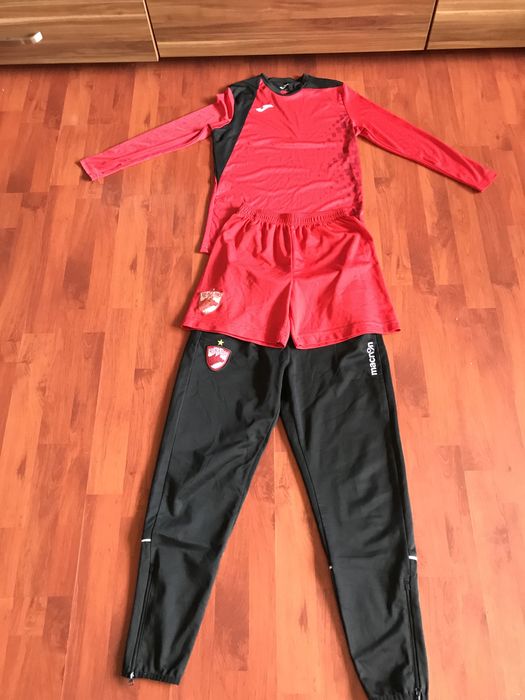Echipament fotbal Dinamo din trei piese marimea S