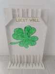 Joc cu bile, Lucky wall