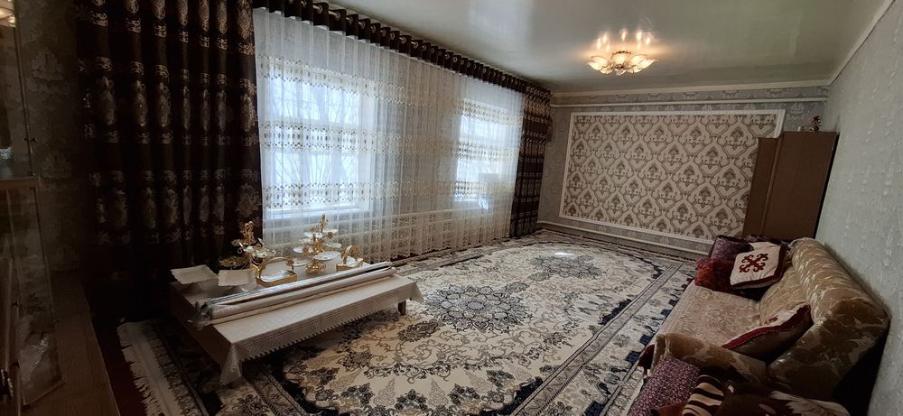 Ховли сотилади хамма щароитга эга