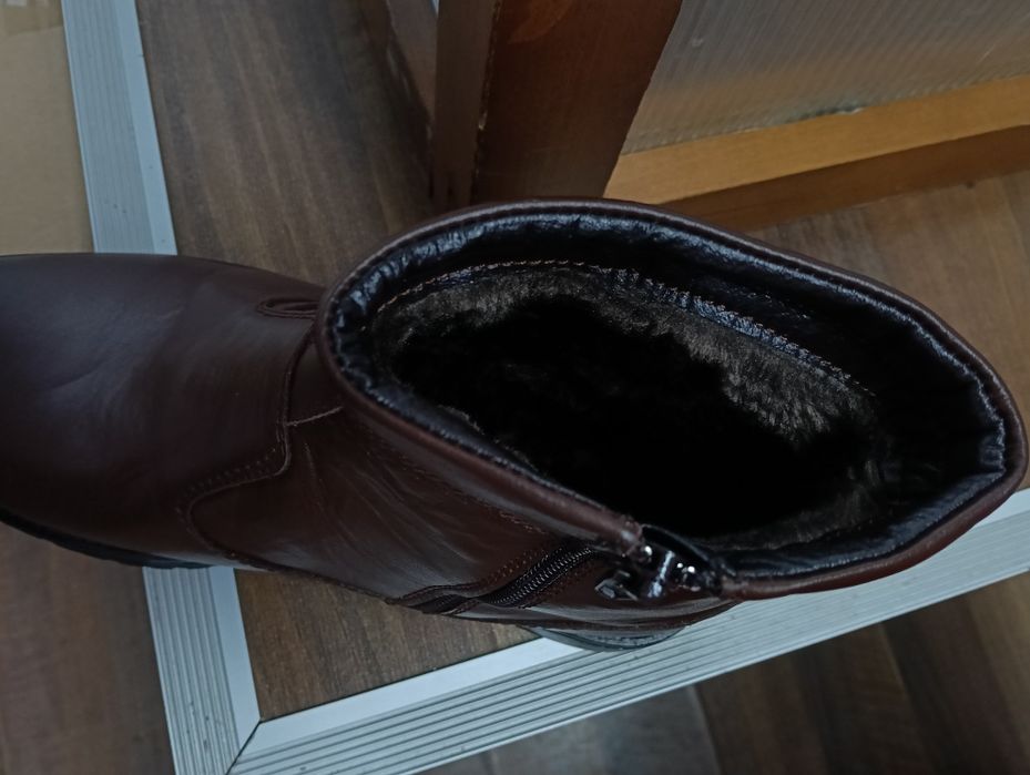 Ghete noi piele naturala mărimea 40