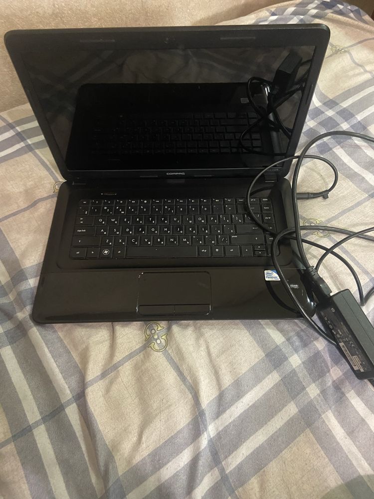 Продам ноутбук compaq.