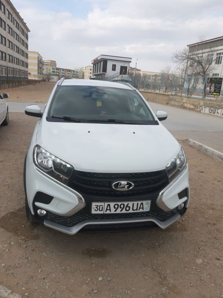 Lada Xray Cross 2020 full pozitsiyasi