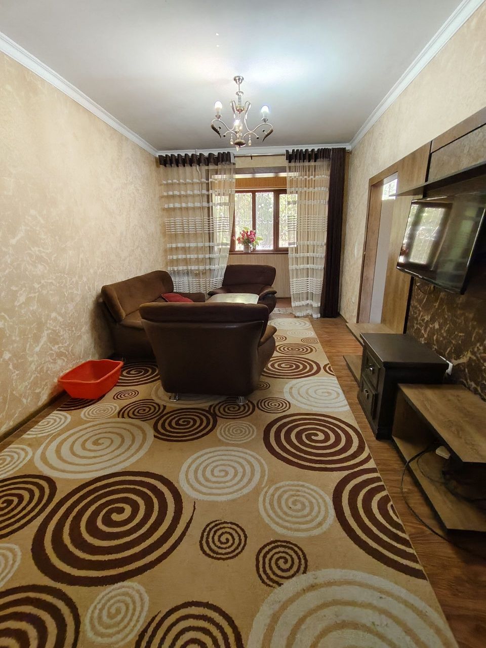 Arenda chilonzor  luboyga 19 kv 3/1/5 500Uye