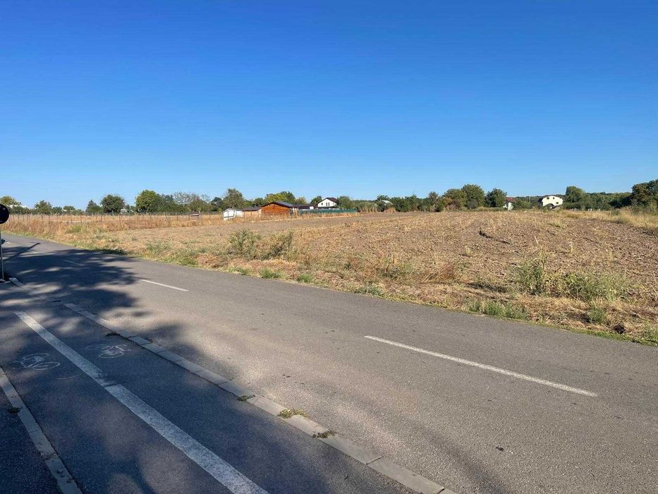 Calugareni, TEREN INTRAVILAN 1000 MP deschidere  2 laturi langa padure