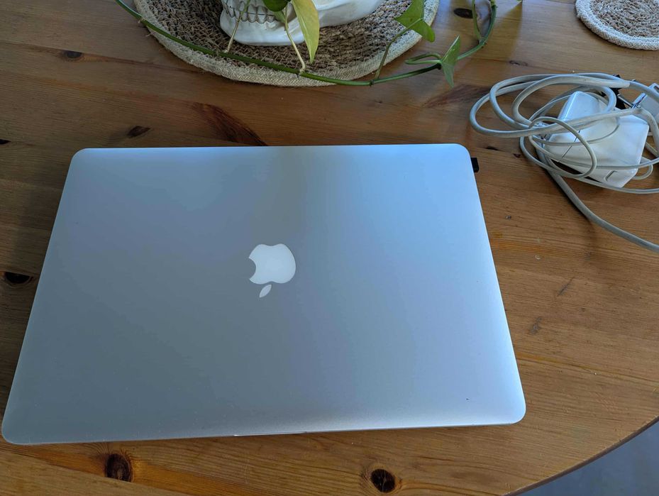 Macbook Pro 15” i7 16GB 500GB mid 2014 (baterie noua)