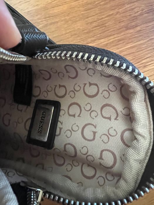 Guess малка чанта