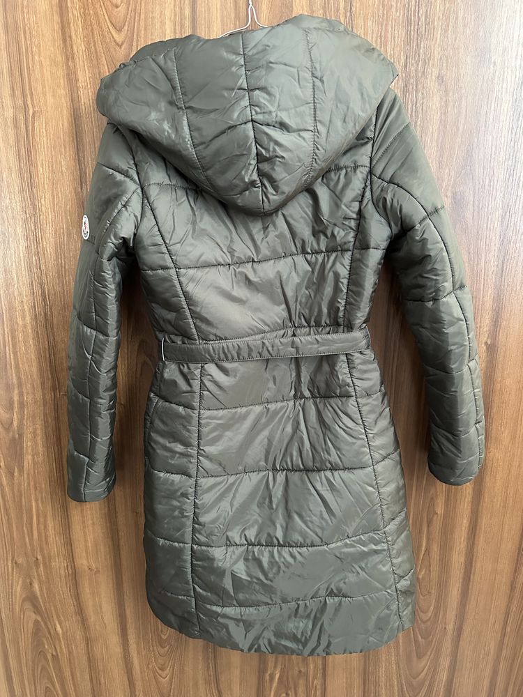 Vand geaca Moncler- fabrica Romania