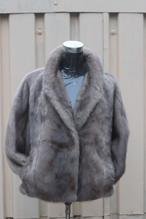 STIL RAFINAT! Jacheta din blana de vizon , empire  grey.