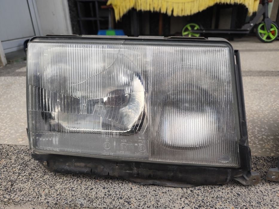 Комплект фарове с мигачи Мерцедес 124