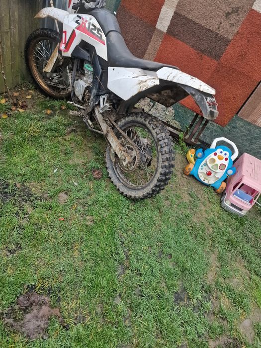 Se vinde cros enduro 125 4t