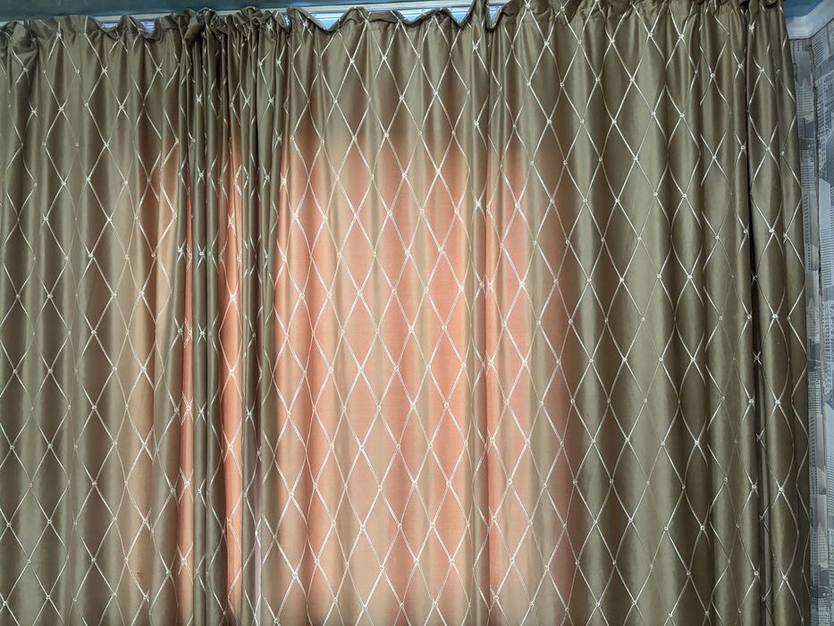 Продаю шторы в хорошем состоянии