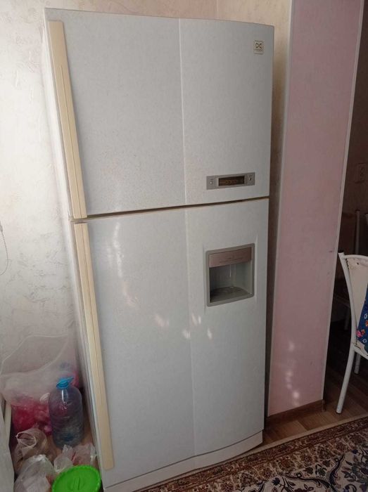 Холодильник для кухни