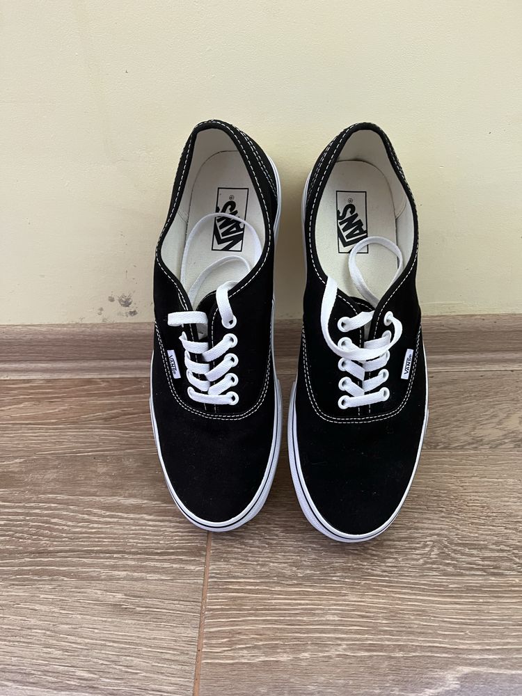 Vans, нови,черни кецове