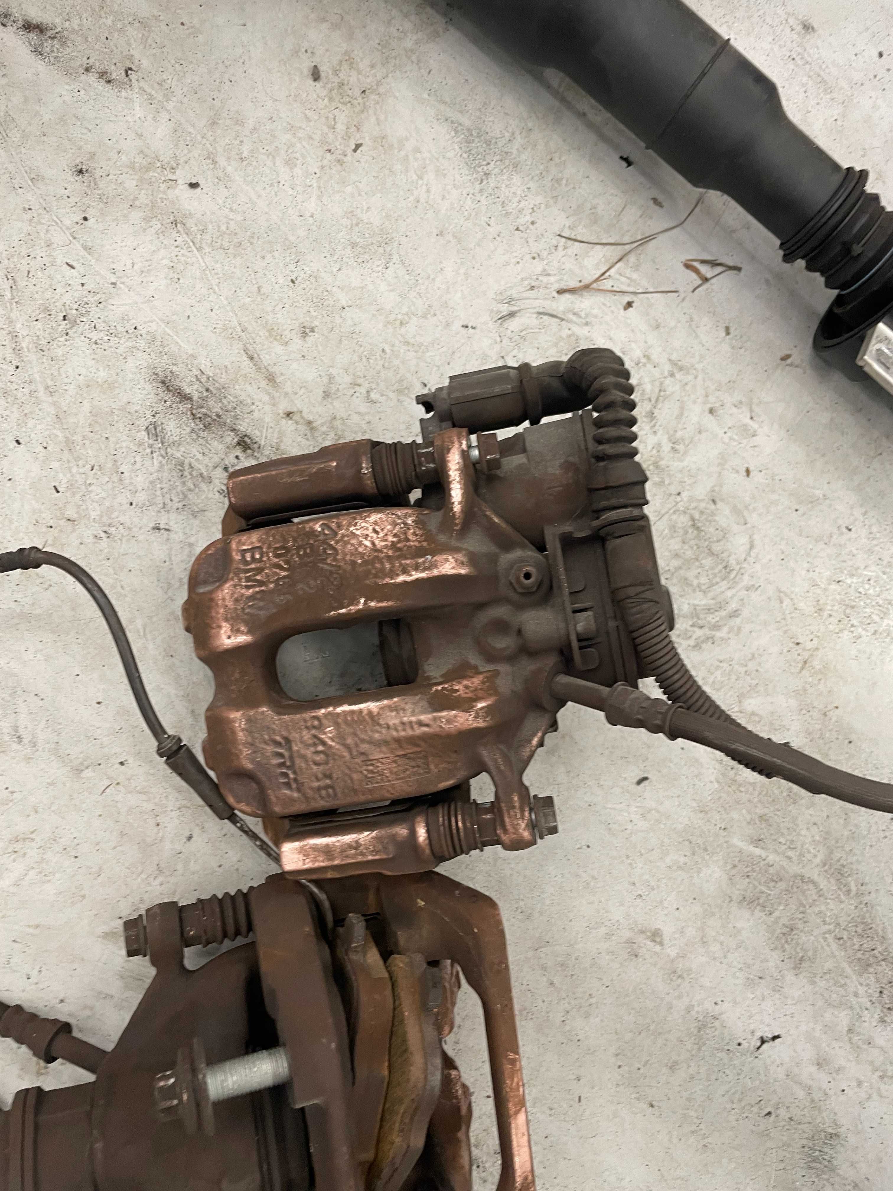 BMW F06 F12 F13 640i Msport спирачки спирачни апарати