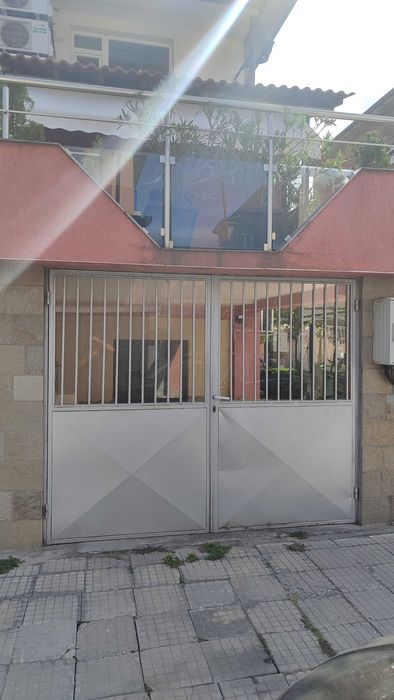 Метална Гаражна Врата с Каса Ш250хВ200