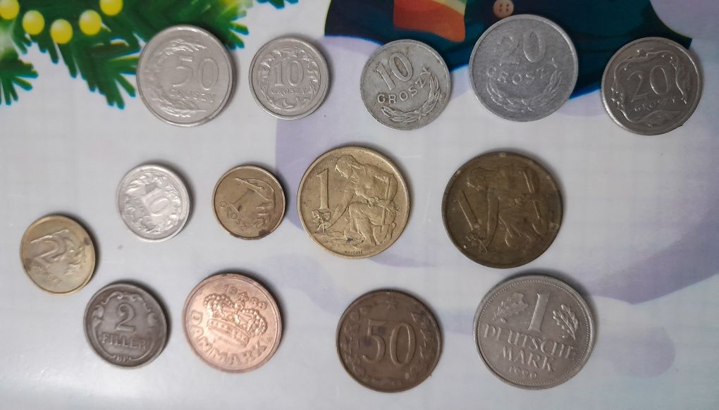 Vând diferite monede pt colecți . 220 lei
