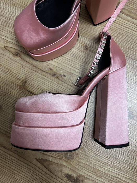 Дамски обувки на ток розови