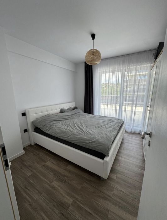 Apartament retras 3 camere vanzare
