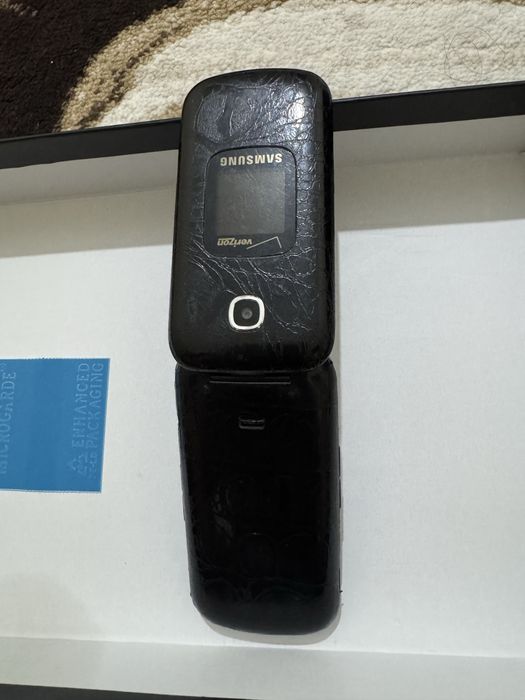 Продаётся Samsung Gusto 3 — почти новый