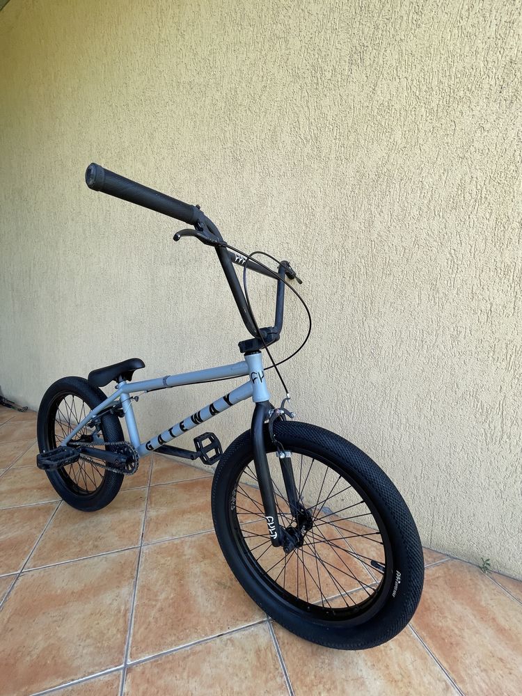 Vând Bicicleta Bmx Cult x Vans Gateway