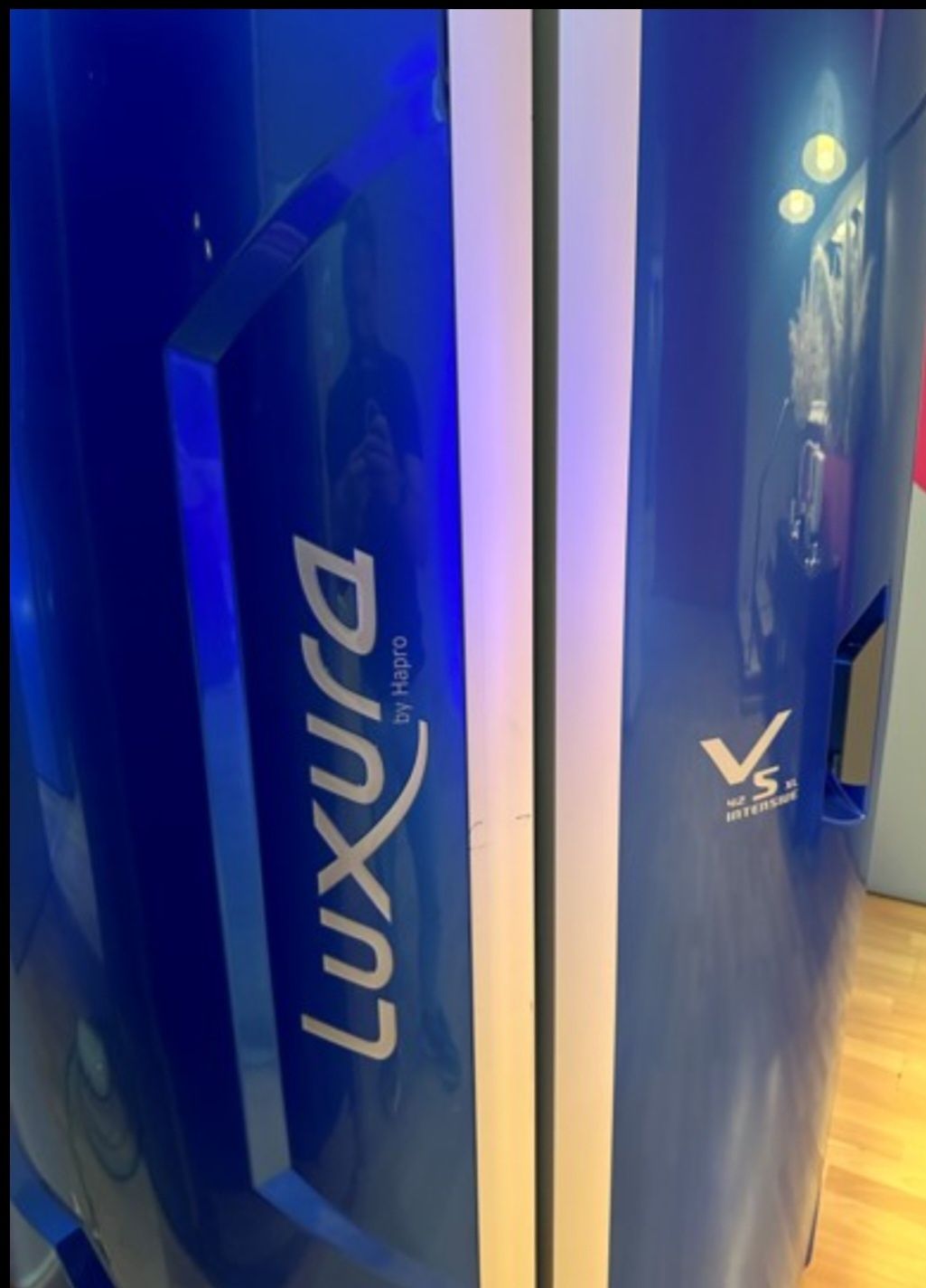 Вертикален солариум LUXURA  V5