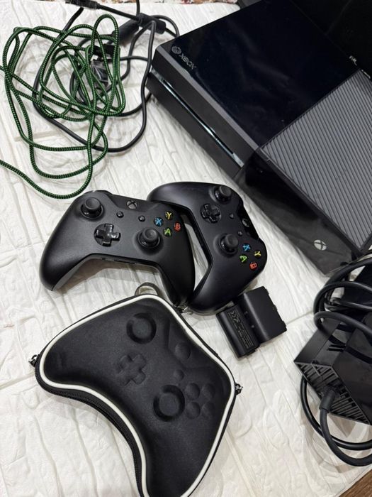 Продам xbox one c играми