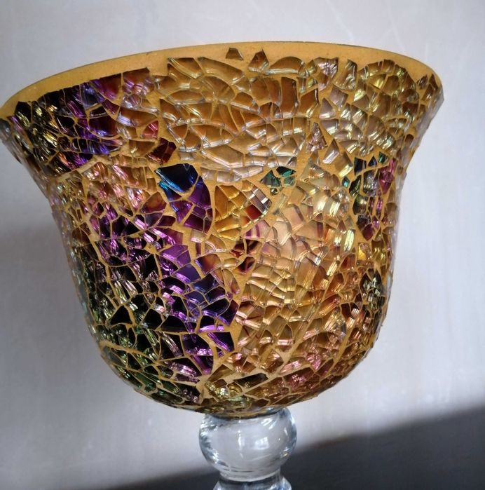 Фруктиера с форма на голяма чаша