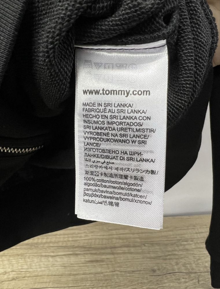 Продается кофта Tommy Hilfiger