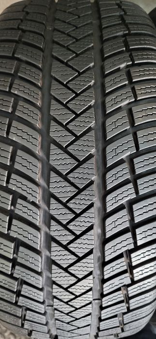 2 anvelope 205 40 18 vredestein iarna 2021 7,7mm