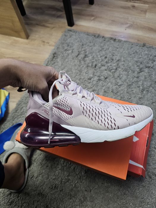 Оргинални дамски маратонки nike airmax 270, размер 41