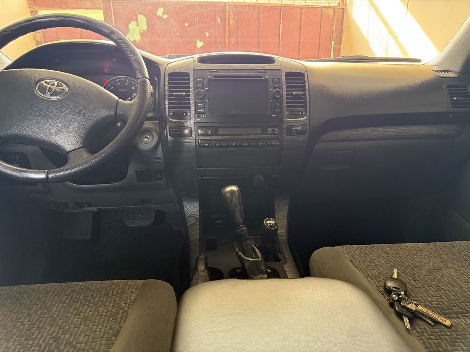 Prado 120 sotiladi xolati mator karobka ideal  qarab xaydalgan moshina